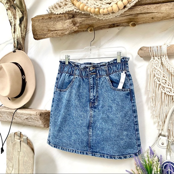 Sweet perfectly distressed jean skirt w shirred elasticated waist & retro vibe - Picture 14 of 14